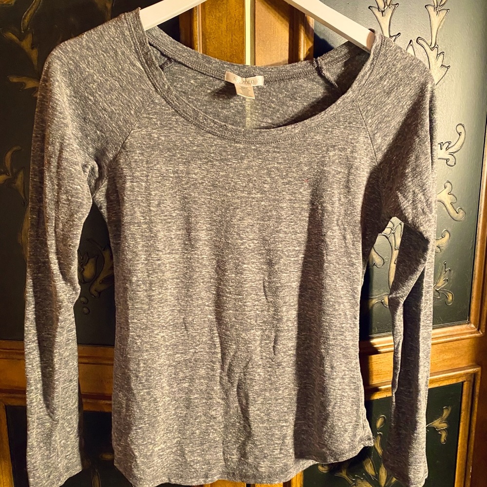 bundle of 4 tees. 1price. Bozzolo, old Navy, Gap